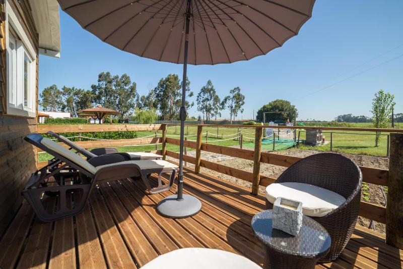 One-Bedroom Bungalow image 3