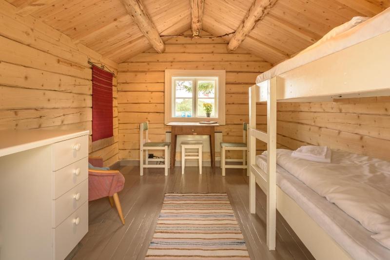 Cottage with Shared Bathroom image 4