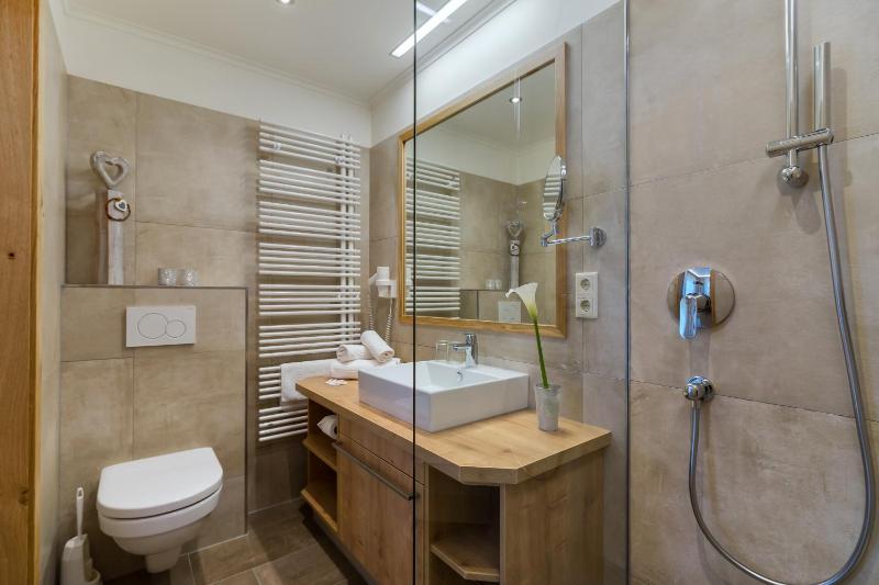 Double Room with Balcony image 3