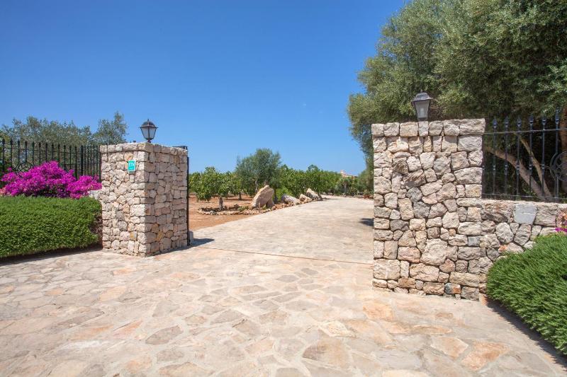 Villa image 2