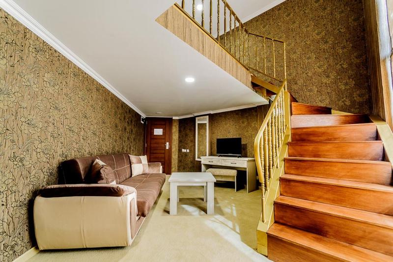 Maisonette with Bathtub image 3