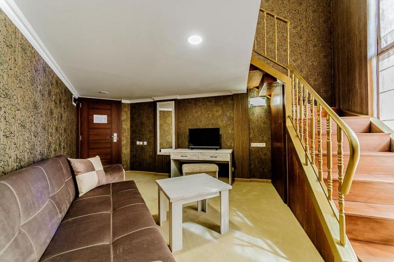 Maisonette with Bathtub image 4