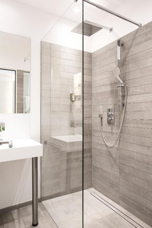 Superior Double Room with Spa Bath image 3