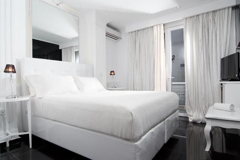 Triple Room image 2