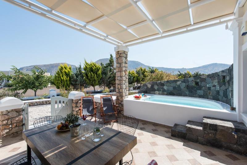 Three-Bedroom Villa with Outdoor Hot Tub - Calliste image 3