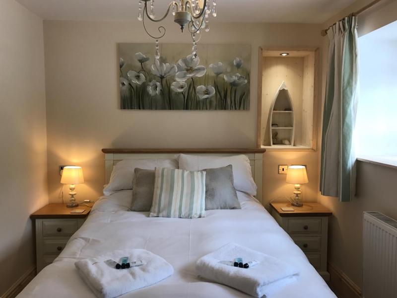 Small Double Room image 2