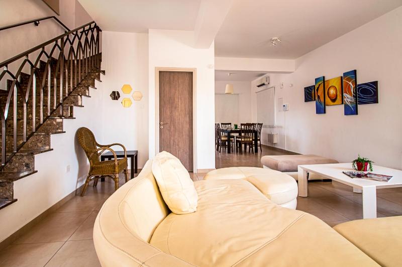 Villa image 2