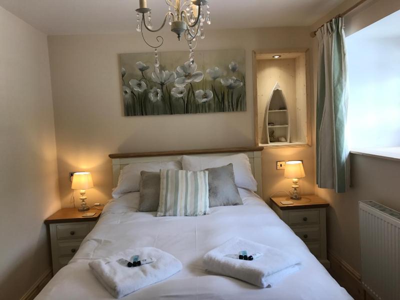 Small Double Room image 1