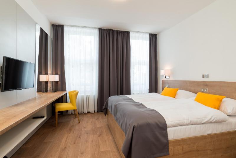Superior Double or Twin Room image 3