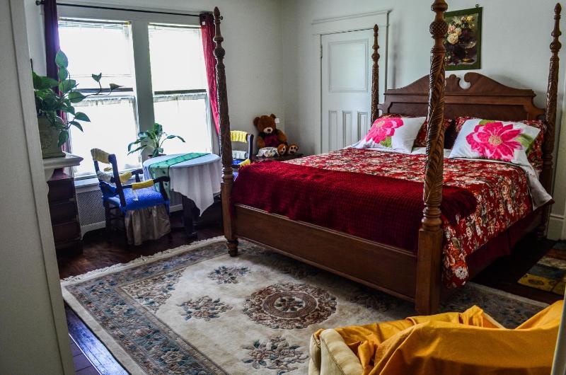 Deluxe King Room image 1