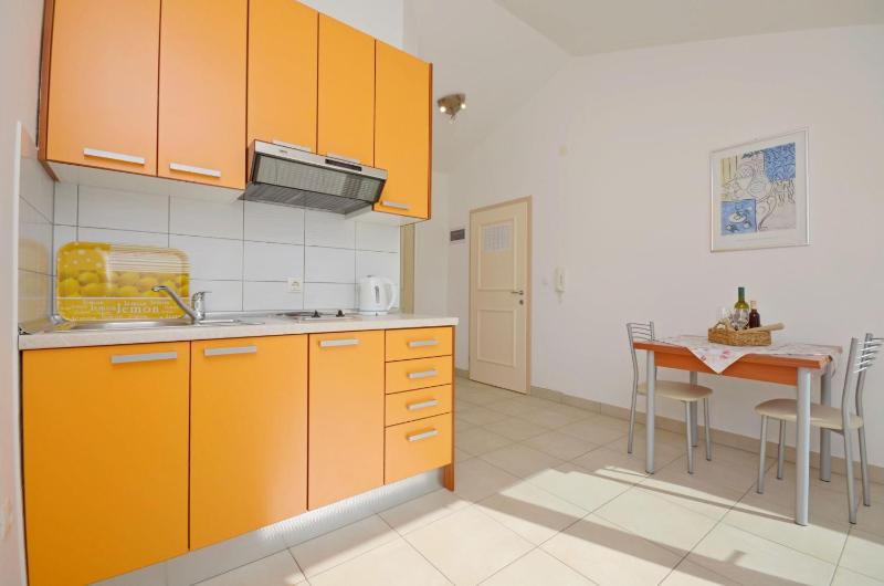 One-Bedroom Apartment - Second Floor image 4