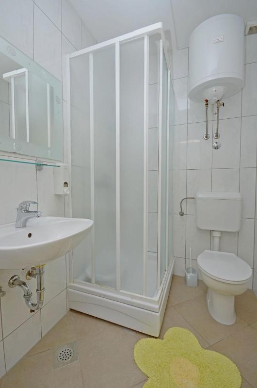 One-Bedroom Apartment with Sea View image 2