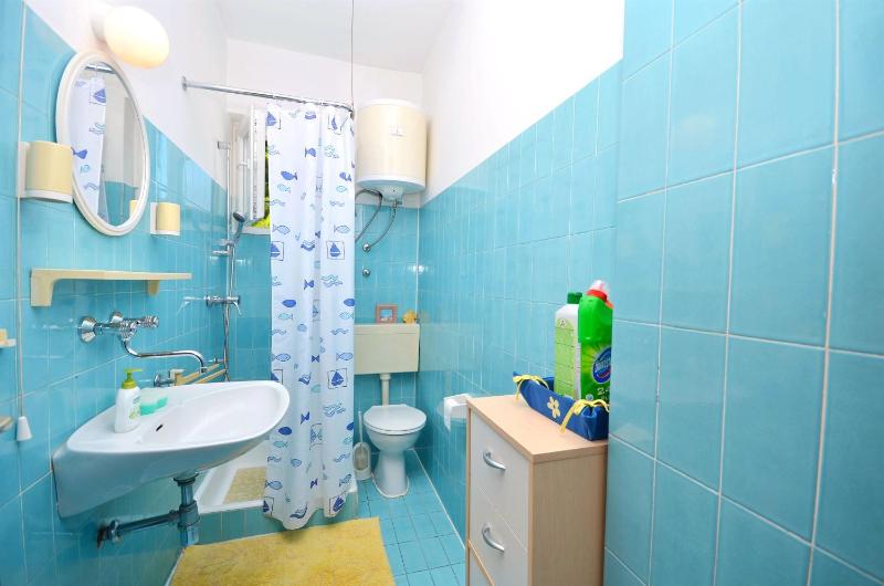 One-Bedroom Apartment image 2