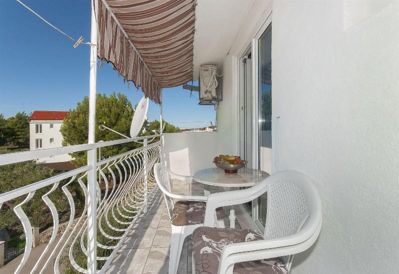 Apartments Karleusa - image 18