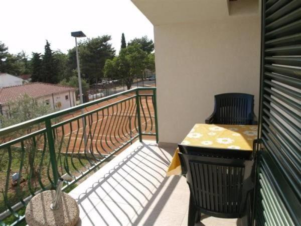 One-Bedroom Apartment with Terrace image 3