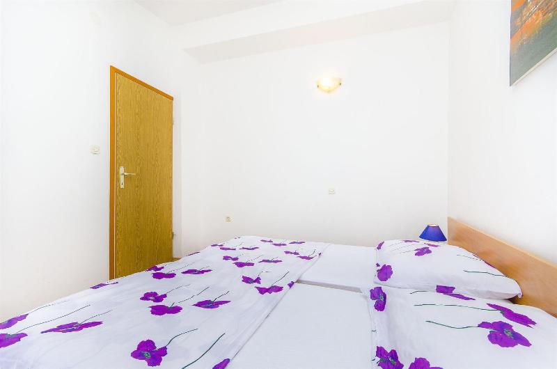 Apartments Tiho i Pave - image 8