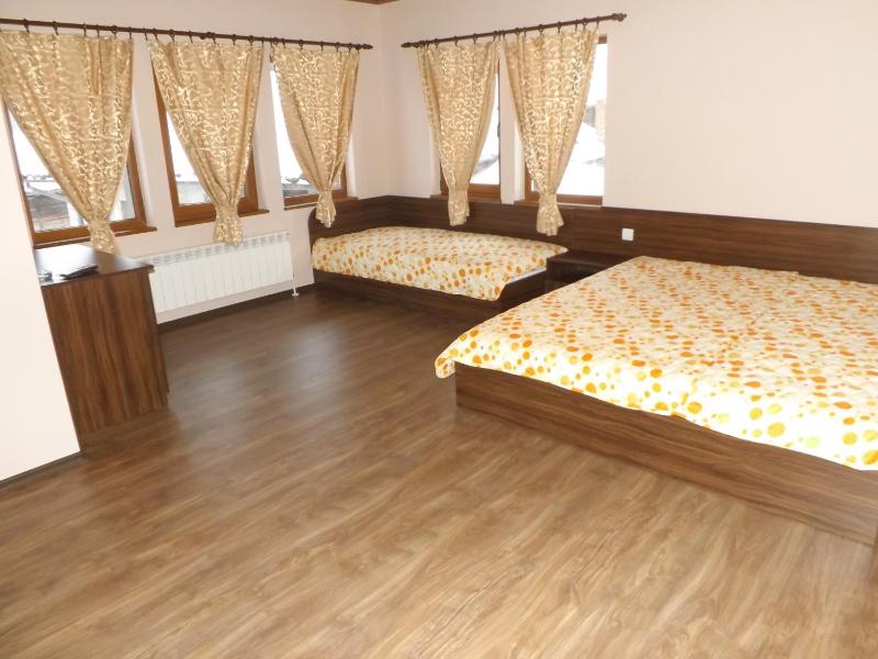 Standard Triple Room image 1