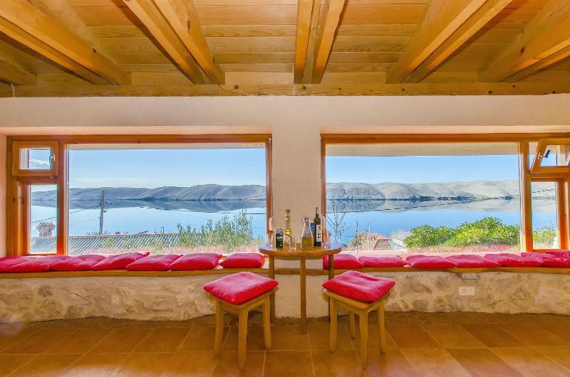 Three-Bedroom Holiday Home  image 1