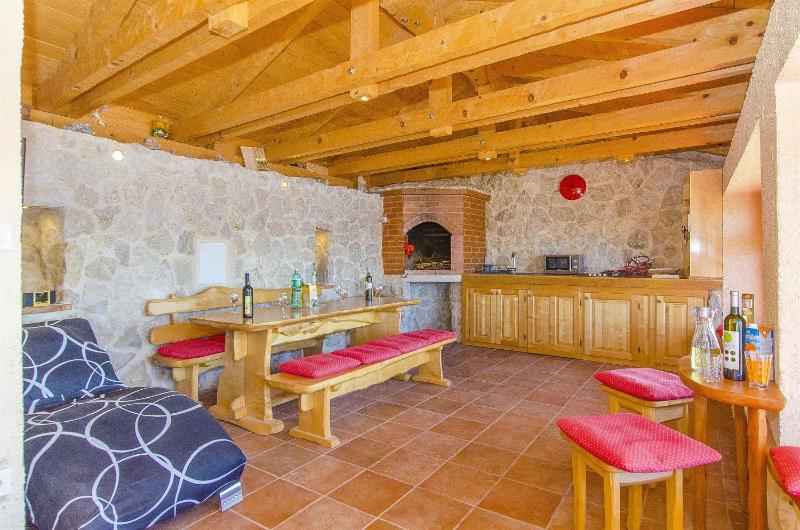 Three-Bedroom Holiday Home  image 4