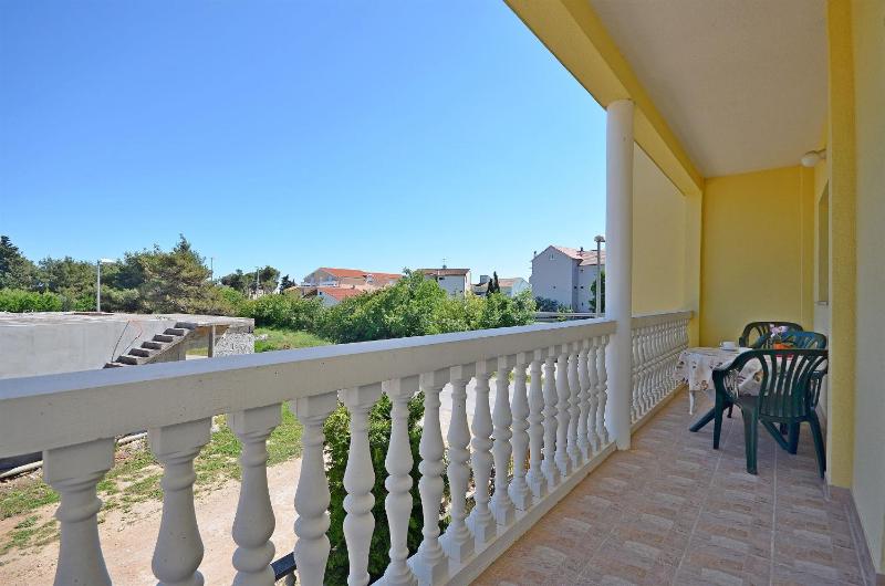 One-Bedroom Apartment image 4