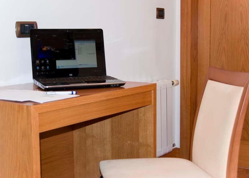 Double Room image 2