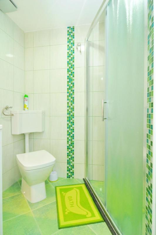 One-Bedroom Apartment image 2