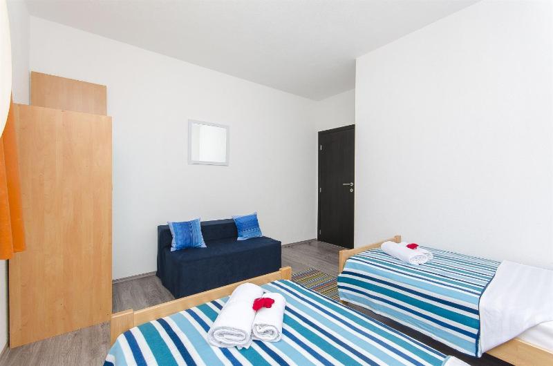 One-Bedroom Apartment image 4