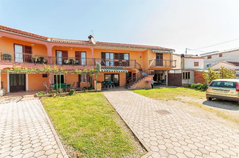 House Anton - image 16