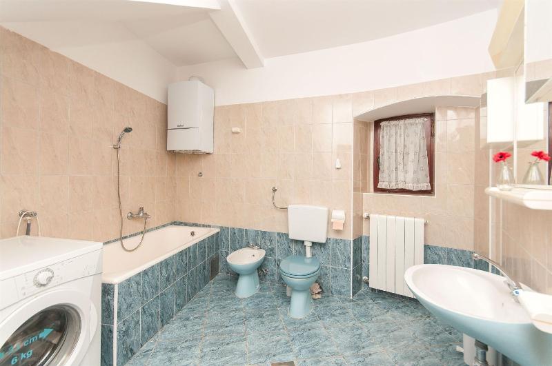 Three-Bedroom Holiday Home  image 4