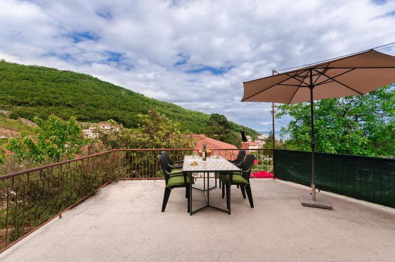Two-Bedroom Holiday Home image 3