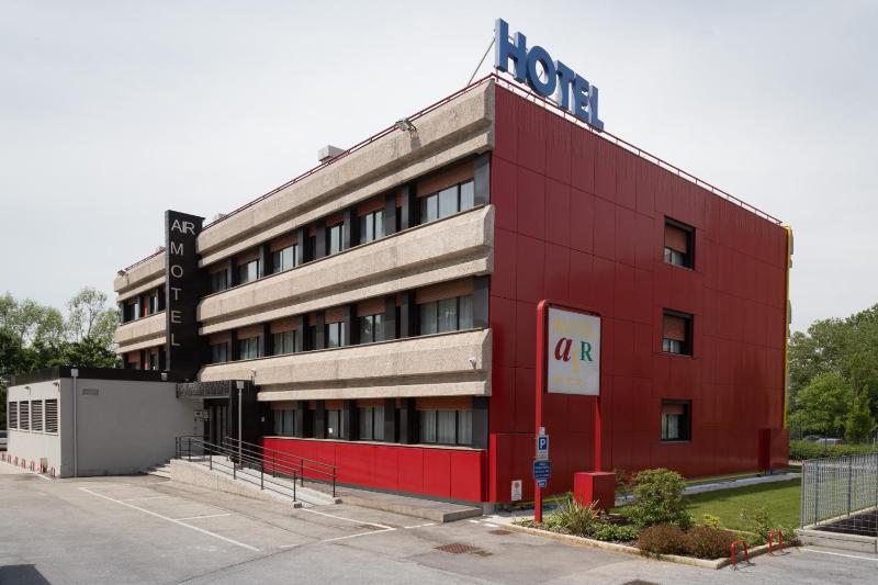 Hotel Airmotel - image 1
