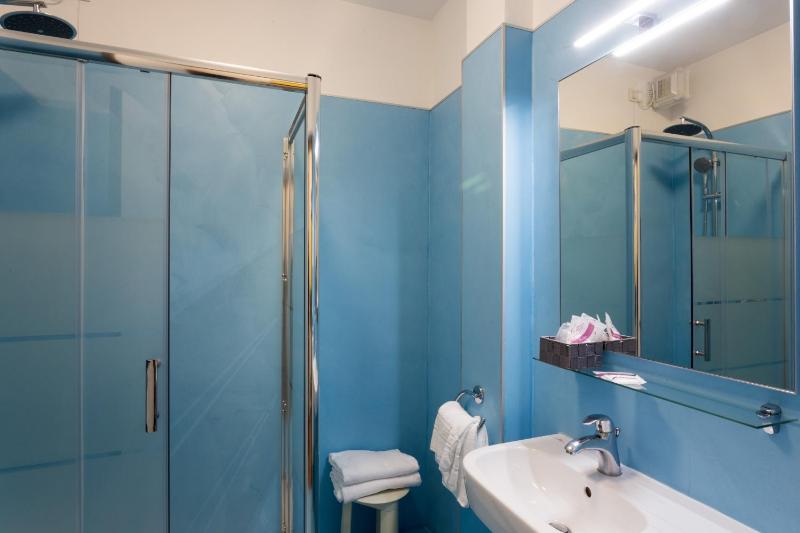 Double  Room with Sauna access image 4