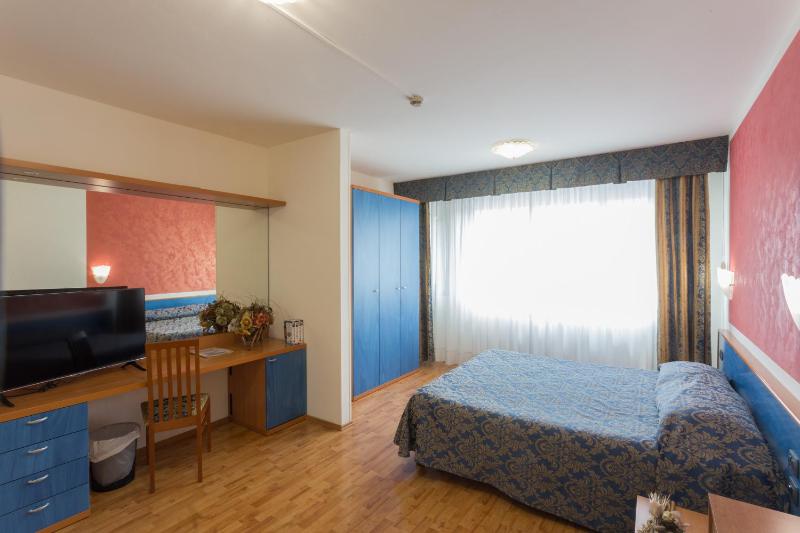 Hotel Airmotel - image 12