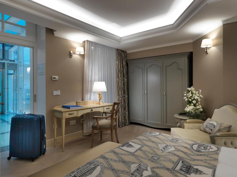 Superior Double Room image 4