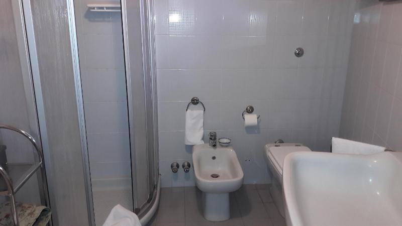 King Room image 4