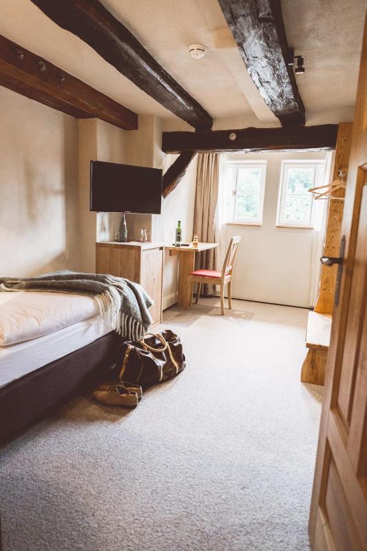 Single Room image 4