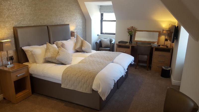 Superior Double or Twin Room image 3