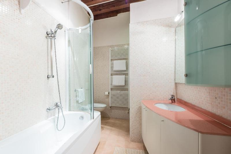 Studio Apartment image 4