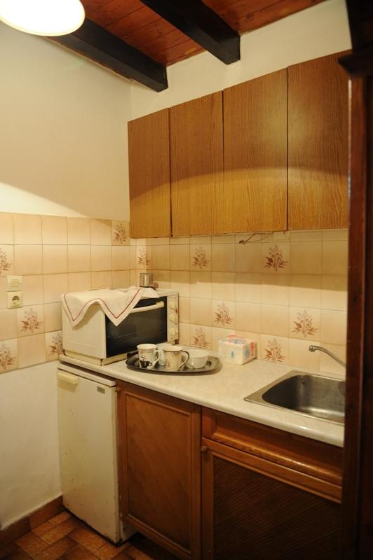 Studio with Balcony (3 Adults)  image 4