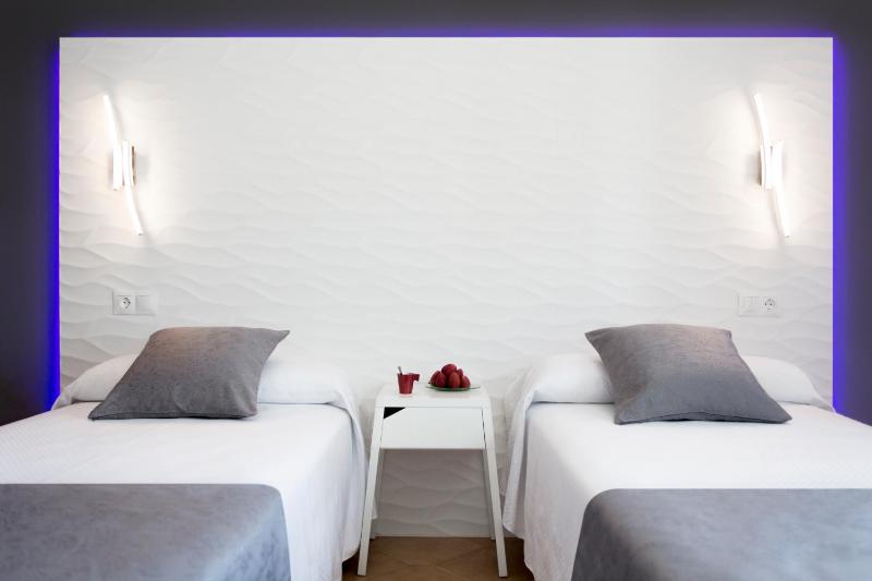 Double or Twin Room with Street View image 2