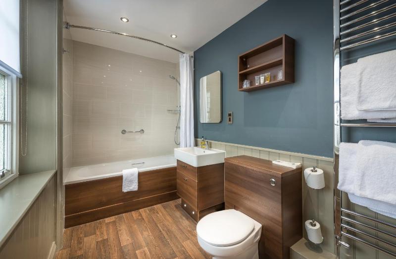 Large Double Room image 2