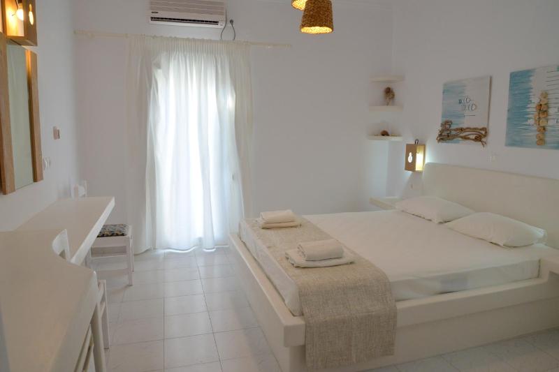 Double or Twin Room image 3