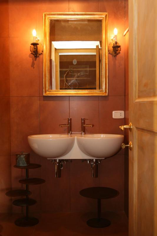 Classic Double Room image 2