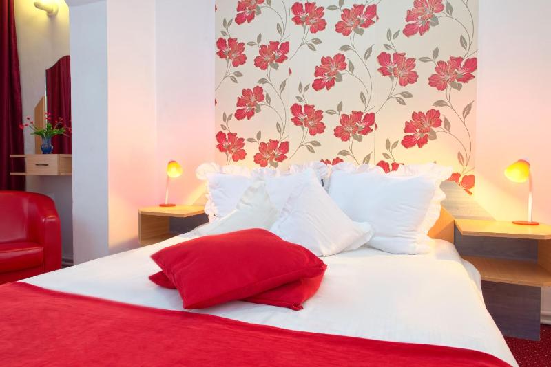 Superior Double Room image 3