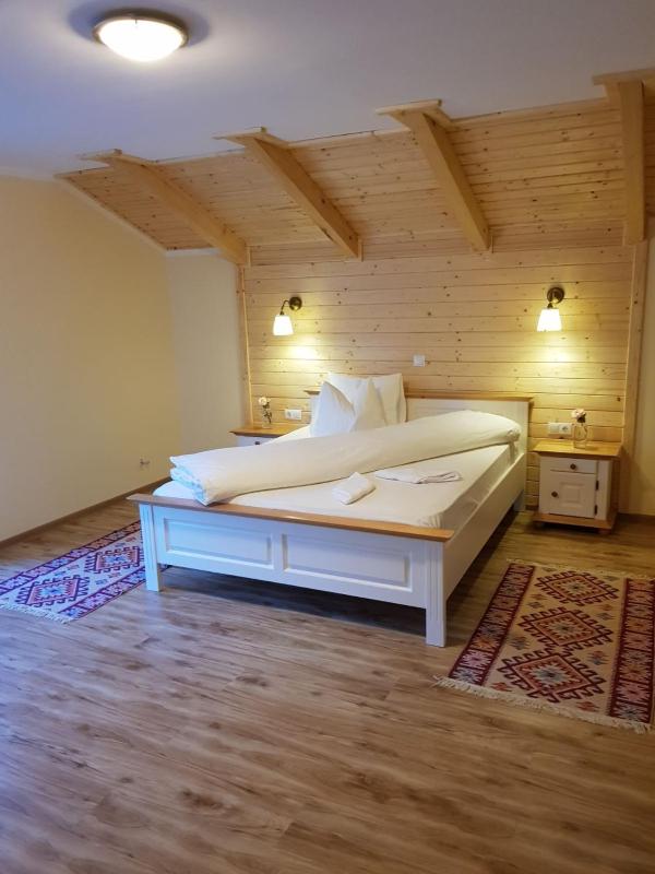 King Room with Balcony image 3