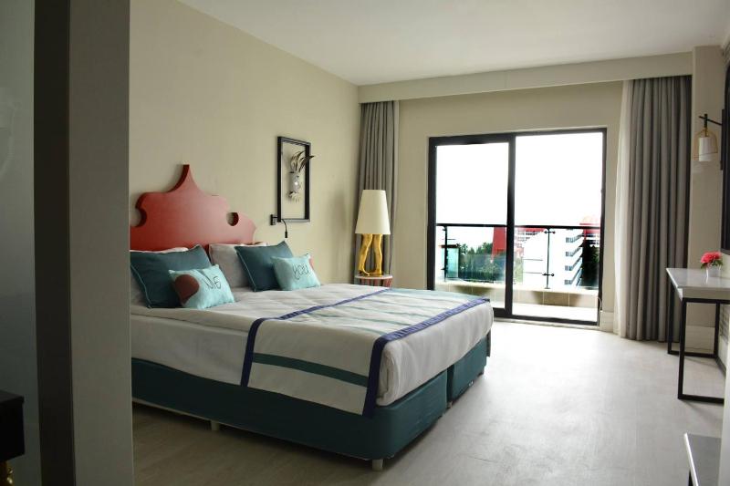 Standard Double Room with Pool View image 2