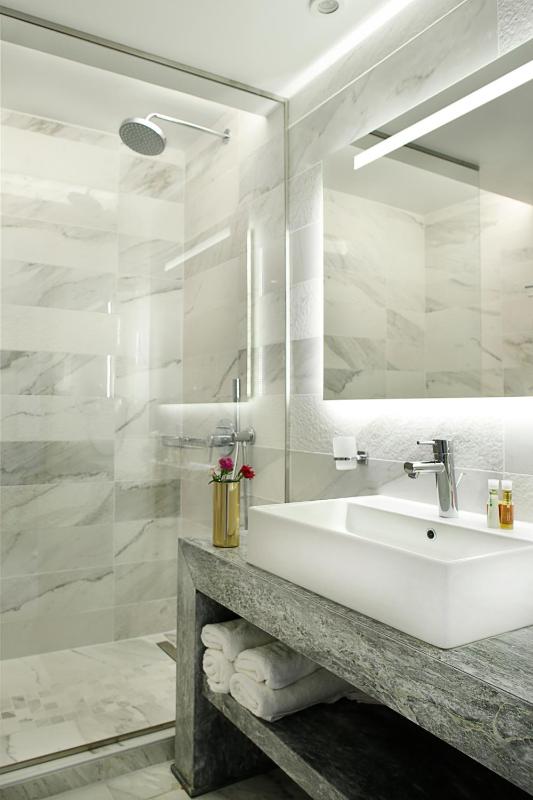 Deluxe Double Room image 4