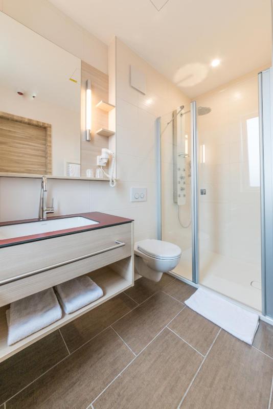 Comfort Single Room image 3