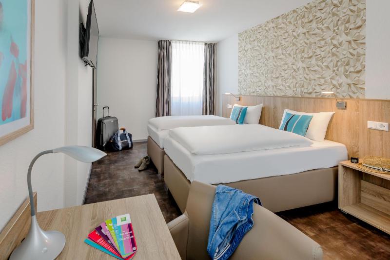 Comfort Twin Room image 1