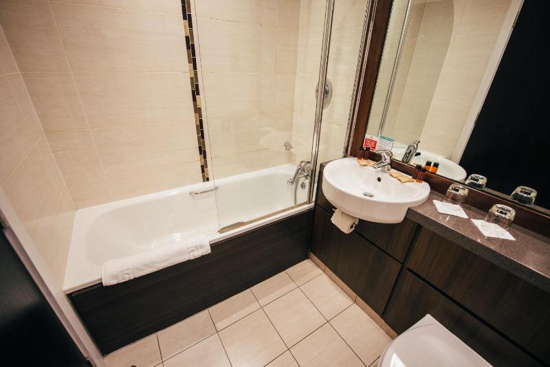 Suite with Park View image 3